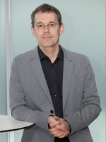 Wissenschaftlicher Direktor : Prof. Dr. Christof Schulz
